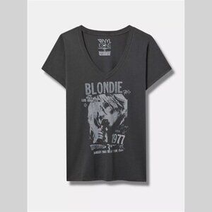 Torrid - Blondie Classic Fit V-Neck Tee in Vintage Black Charcoal Grey​​​​